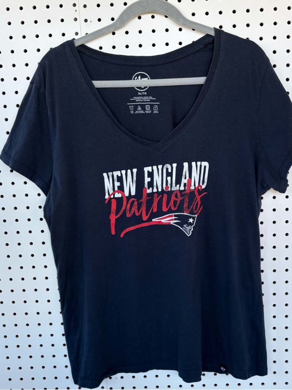 New England Patriots Women's Navy V-Neck T-Shirt Size XL